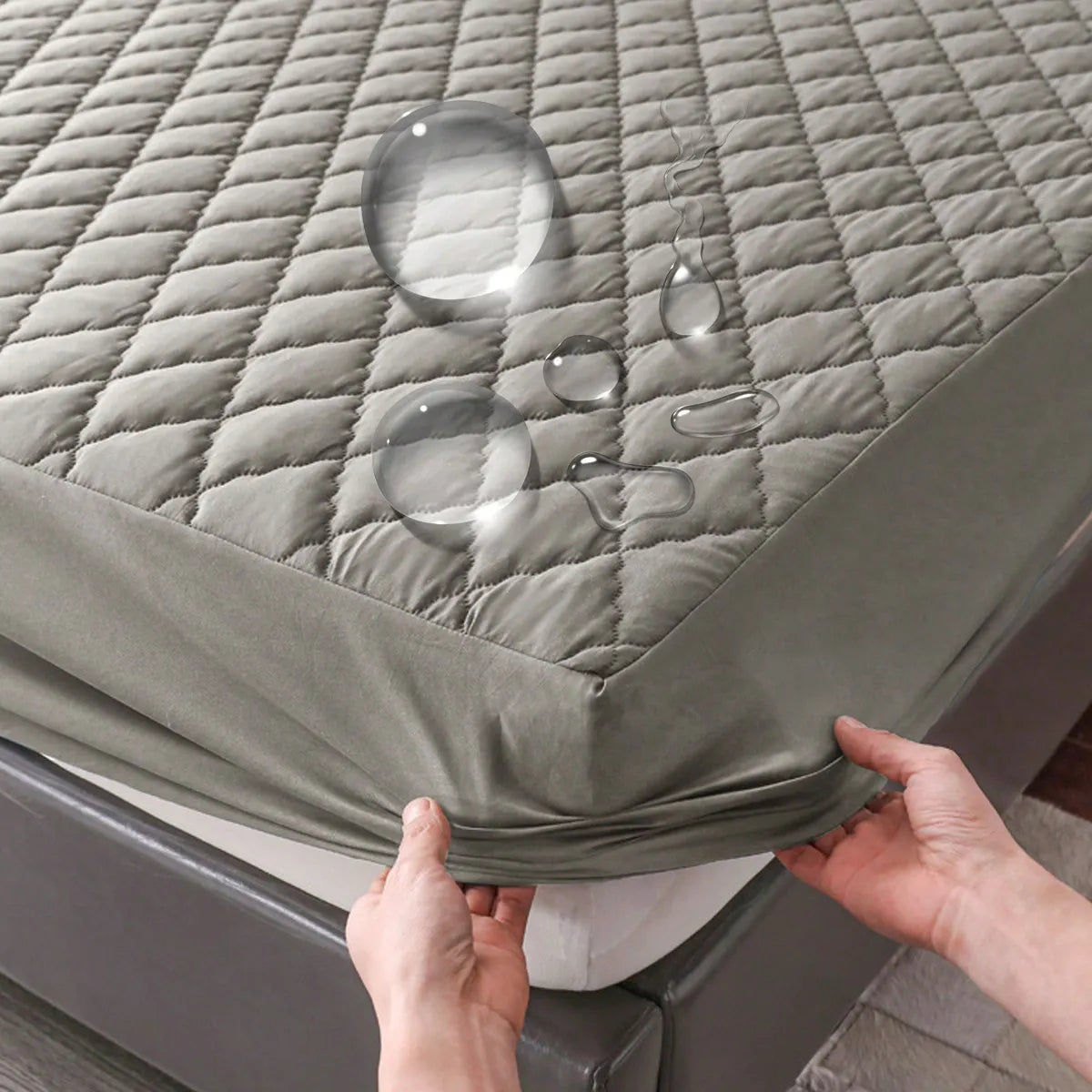 Waterproof fitted mattress cover in gray, made from polyester and cotton with TPU waterproof protection, ideal for single and double beds.